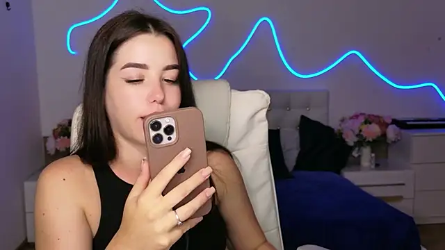 MaddiePerez webcam
