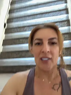 Hot-Milf4U webcam