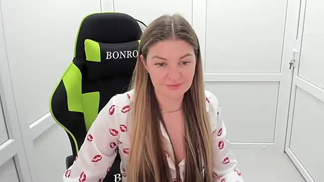 MiaSummerr_ webcam