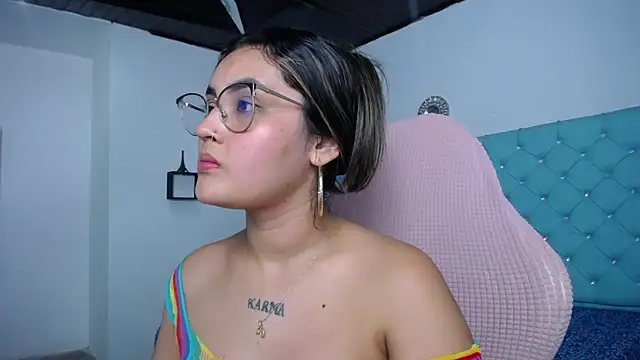 kathe-mills235 live cam on StripChat