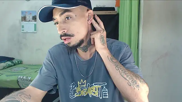 emiliano_hottt webcam