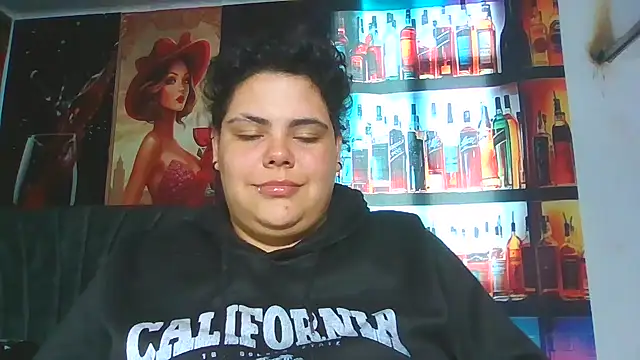 Hailey_Curvy