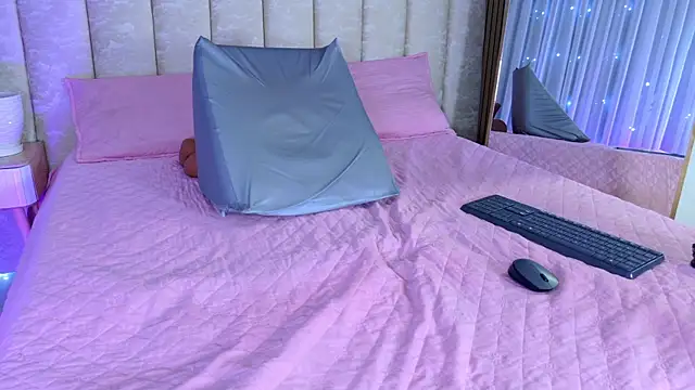 mia_scot