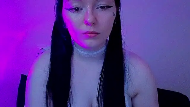 Naomi_Lanee live cam on StripChat