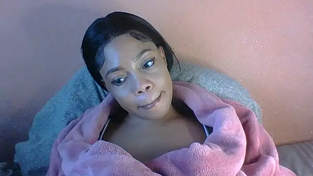 NAUGHTYSHALOTXX webcam