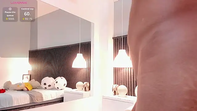 BellaGracee webcam