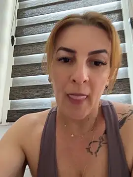 Hot-Milf4U webcam