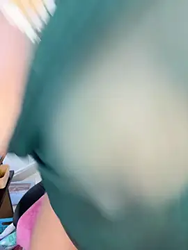 yaazhinii live sex cam