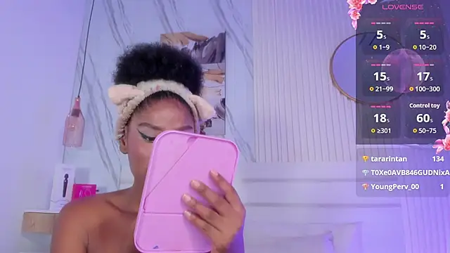 Afro_Luna webcam