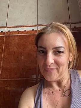 Hot-Milf4U webcam