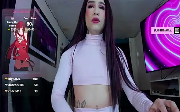 body_fox19 live cam on StripChat