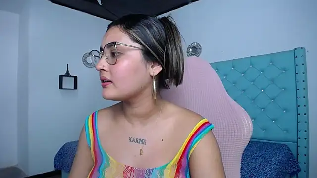 kathe-mills235 live cam on StripChat