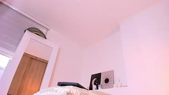 nicolette_bale webcam
