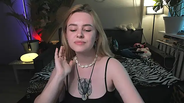 Alexa_Pirs webcam