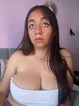 Im_Luuu webcam