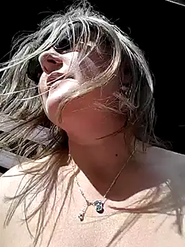 Watch SwedishJennifer live on EroticFlix - High definition streams