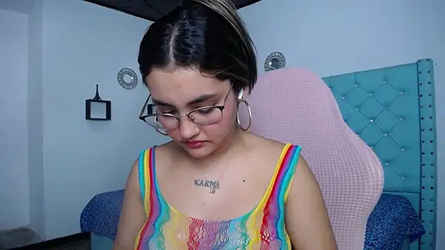 kathe-mills235 - Kathe-mills235's free webcam - UK Sex Cams
