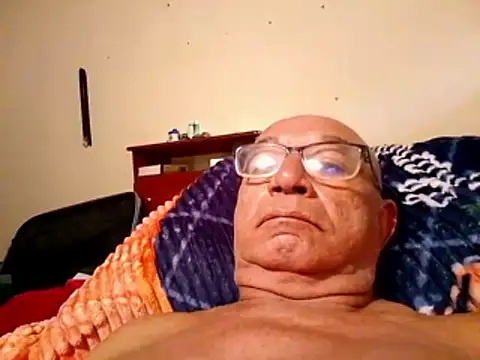 sincuenton24cmts live cam on StripChat