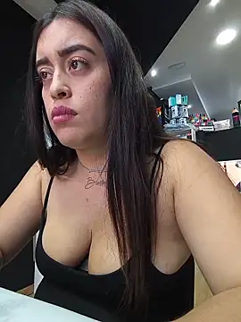 MissNyraSecret webcam