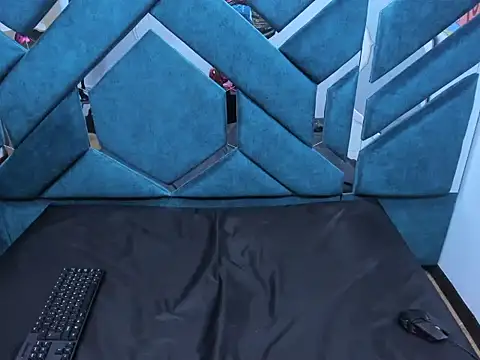 CataleyaLars20 webcam