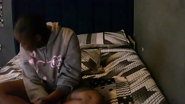 FREAKBARBIE02 webcam