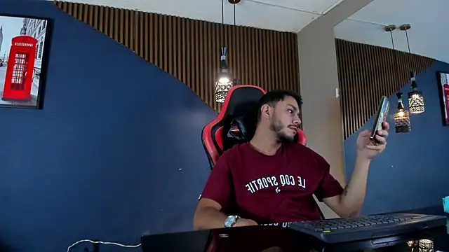 Boss_Domiinator webcam