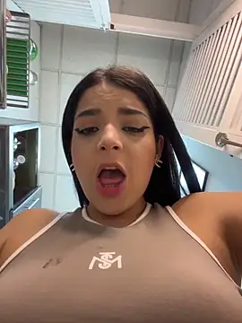 Watch ArieliciousXXX live on EroticFlix - High definition streams