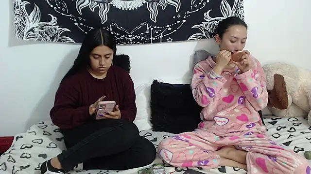 emily_n_abby webcam