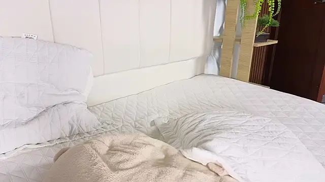 Isabella_Dawn webcam