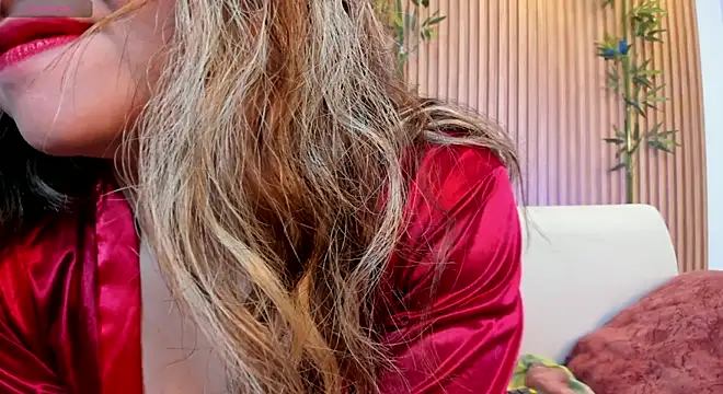Watch TiffanyHoustton live on EroticFlix - High definition streams
