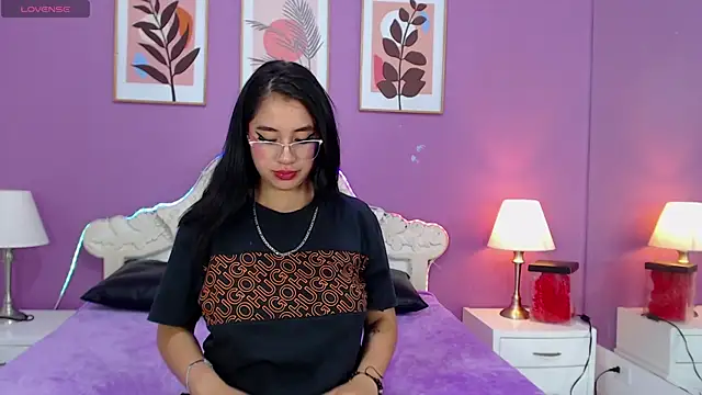 YayaQueen webcam