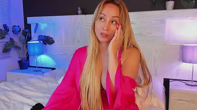 angelina_hilton (F milf) - big show squirt