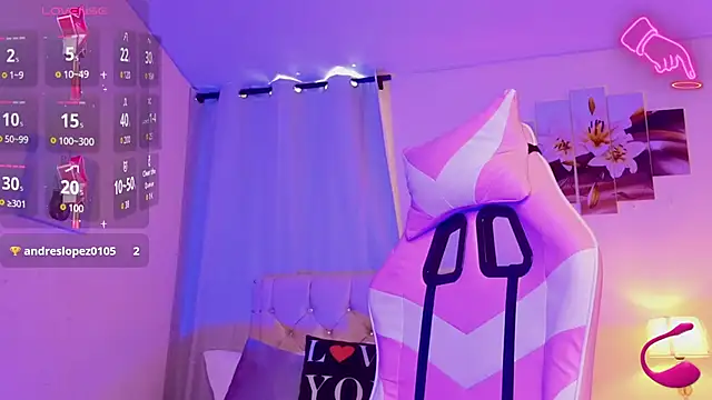 naomifire_ webcam