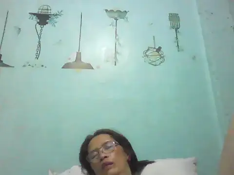 momshe2026 webcam