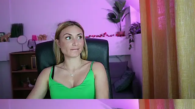 Cum_with_sarah18 webcam