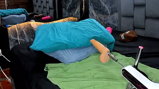 Couple_Gold69 webcam