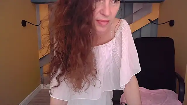 EllaLong live cam on StripChat
