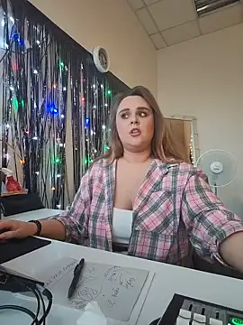 Juicy_PeachLux webcam
