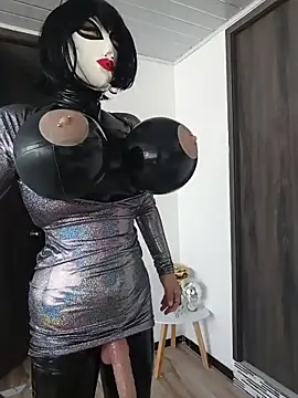 LatexDevil_Blondie webcam