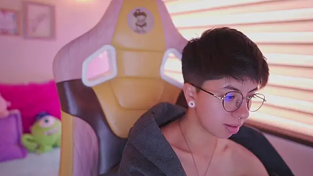 tommy_blue webcam