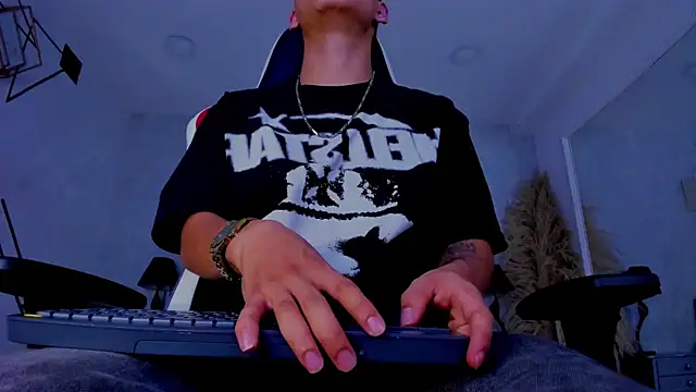 DylanRoyce_ live cam on StripChat