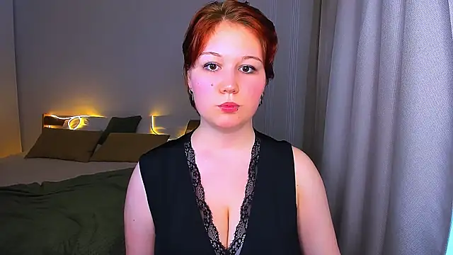 MiaLacrice webcam