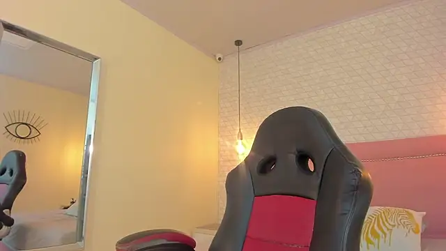 MEREDITHBENSON webcam