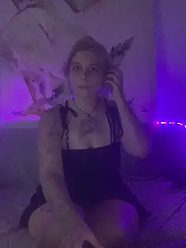 Ella_Bloom webcam