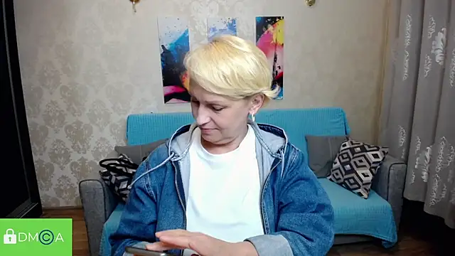 MeowMilf live cam on StripChat