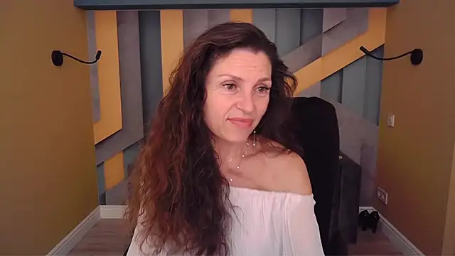 EllaLong live cam on StripChat