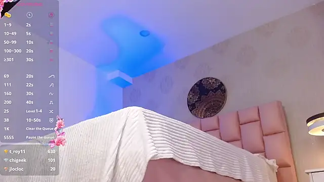 IsabelleDaza live cam on StripChat