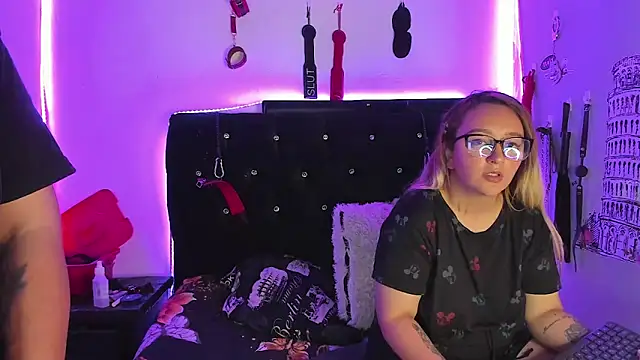 katieeandsharonn webcam