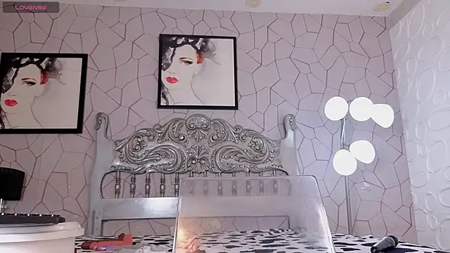 Shanelle__ webcam