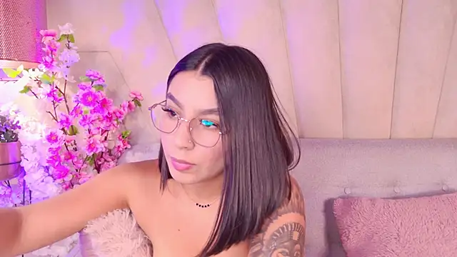AlyssaRay webcam